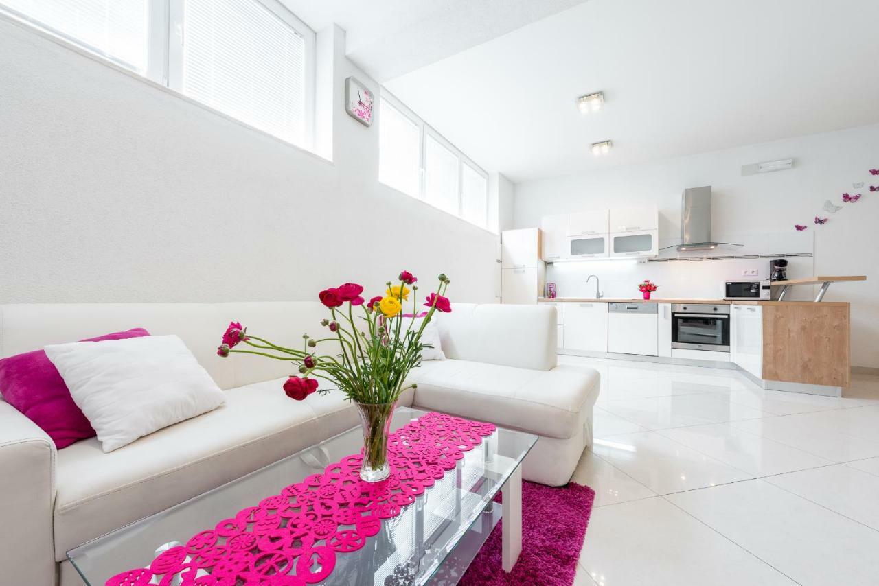 Luxury Sensation Spacious & Free Private Garage دوبروفينك المظهر الخارجي الصورة