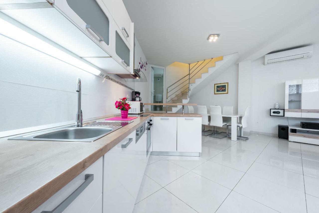 Luxury Sensation Spacious & Free Private Garage دوبروفينك المظهر الخارجي الصورة
