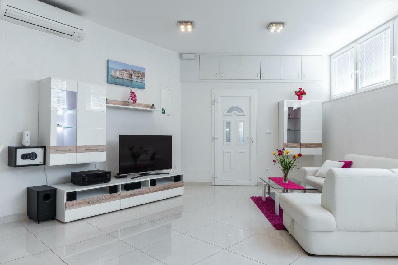 Luxury Sensation Spacious & Free Private Garage دوبروفينك المظهر الخارجي الصورة