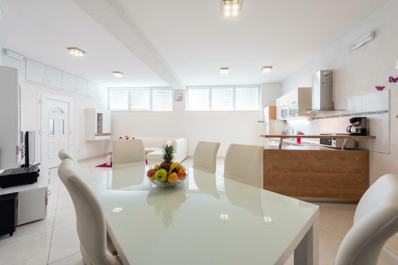 Luxury Sensation Spacious & Free Private Garage دوبروفينك المظهر الخارجي الصورة
