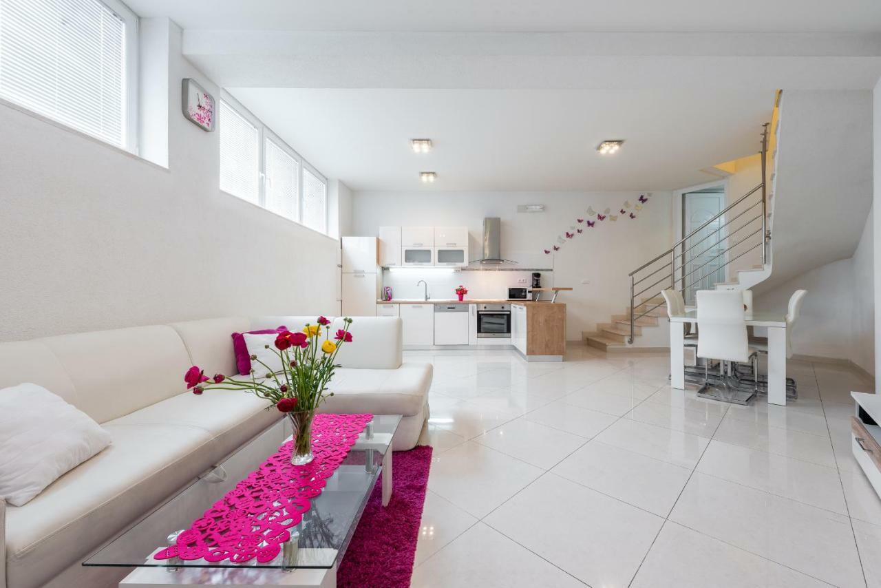 Luxury Sensation Spacious & Free Private Garage دوبروفينك المظهر الخارجي الصورة